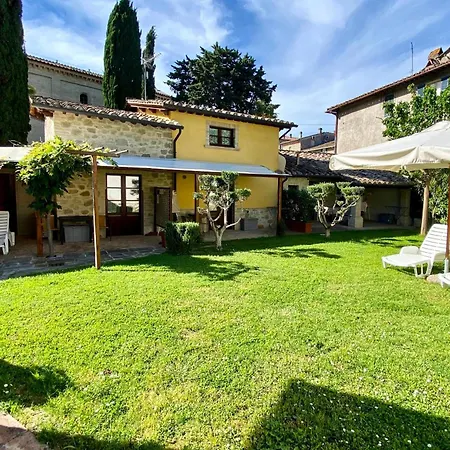 Il Cortile Delle Rose House Holiday home Perugia