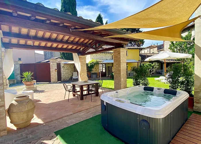 Il Cortile Delle Rose House Hébergement de vacances Pérouse